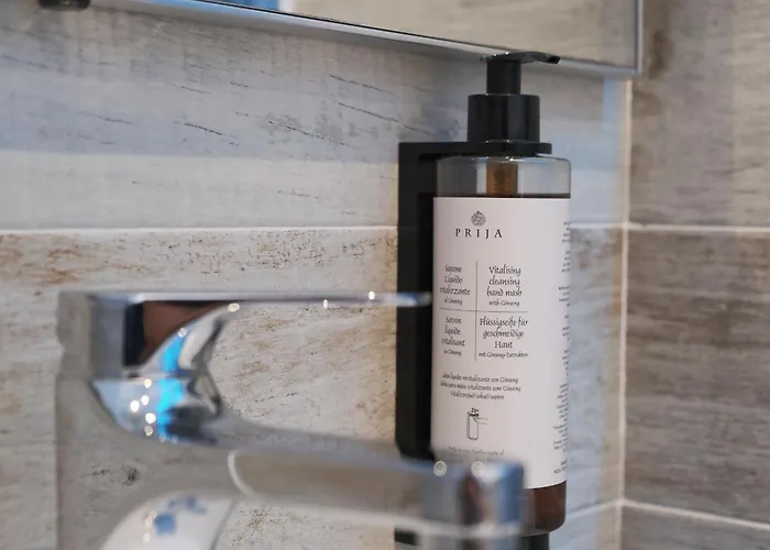 La Roccia Bed & Breakfast 4*