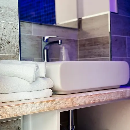 Bed & Breakfast La Roccia 4*